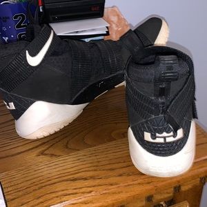 Lebron Soldier 11